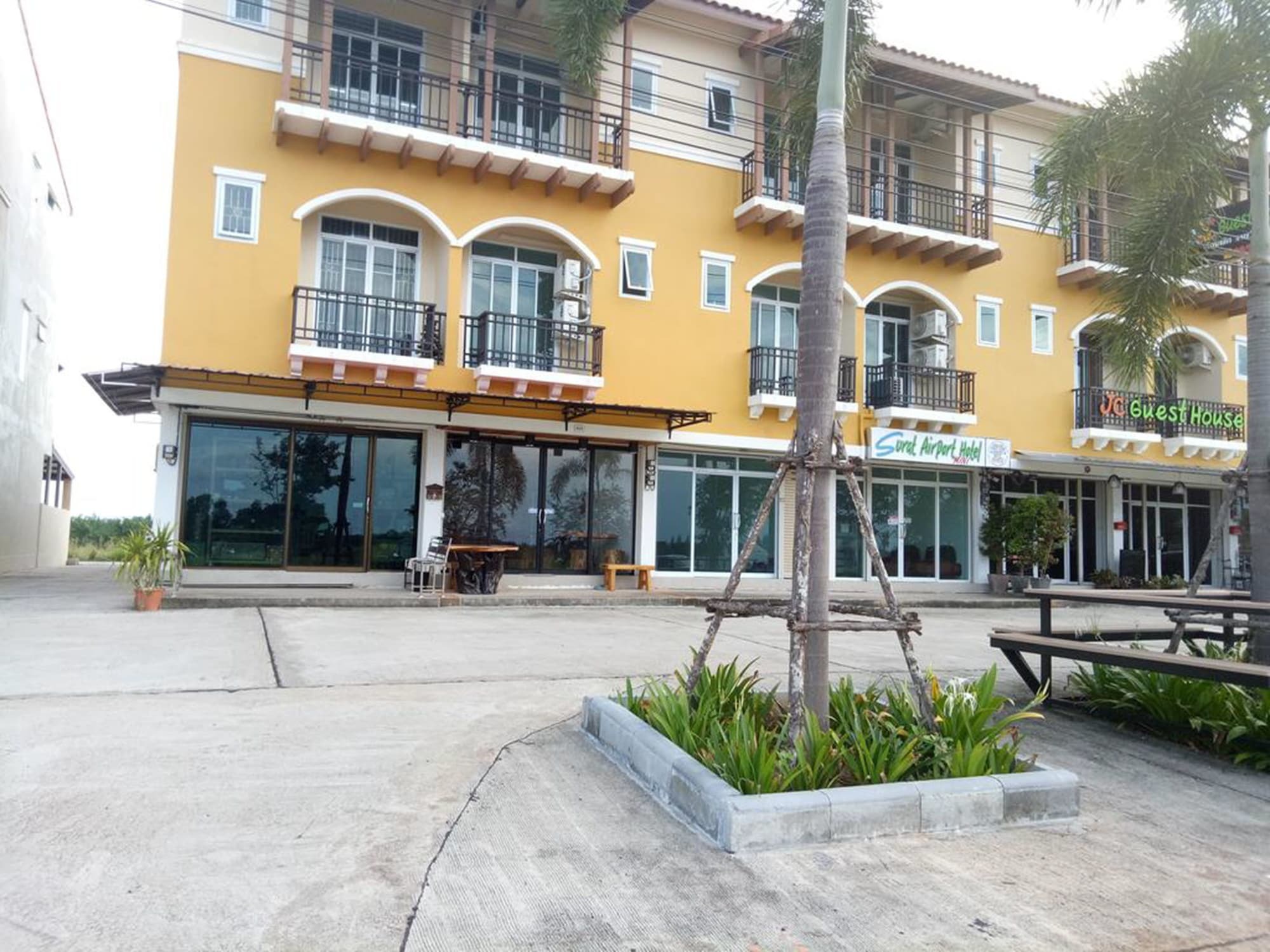 You In House Urt Surathani Airport 수랏타니 외부 사진